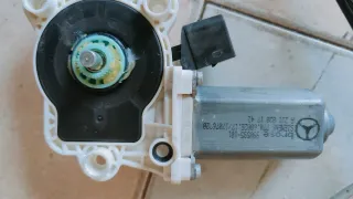 Elevalunas Delantero Derecho W203