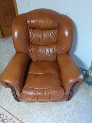 Sillón de piel marrón