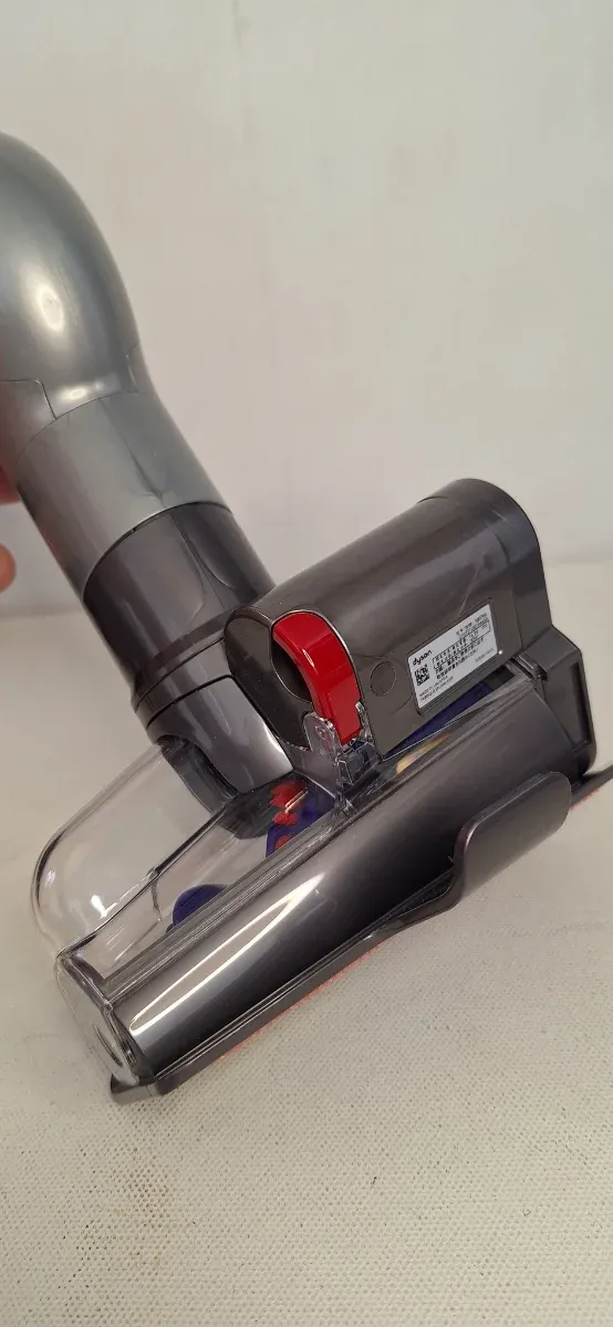 Adaptador y cepillo Dyson