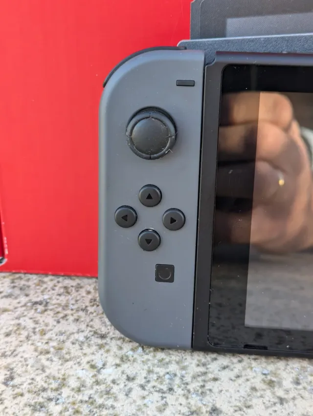 Nintendo Switch V2 con caja, funda y 2 juegos