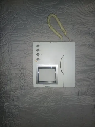 Telefonillo Fermax con anclaje