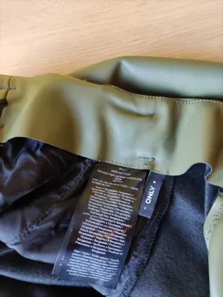 Short ecopelle Only verde taglia L