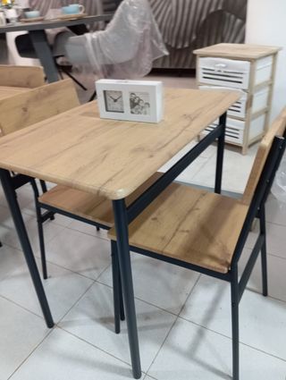 Mesa y 2 Sillas Madera y Metal