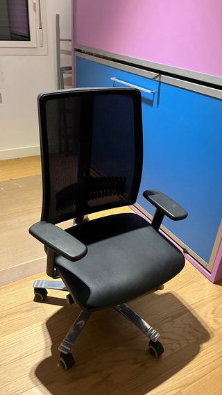 Silla de estudio ergonómica negra