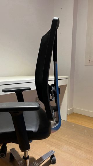 Silla de estudio ergonómica negra