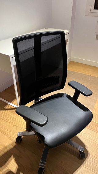 Silla de estudio ergonómica negra