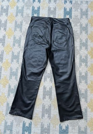 Pantalón efecto piel Zara Talla 38