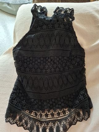 Top encaje Stradivarius negro Talla M