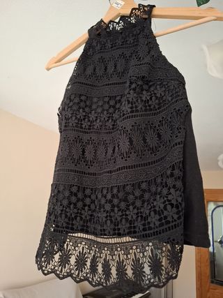 Top encaje Stradivarius negro Talla M