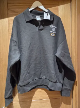 Sudadera Bershka color caqui oscuro Talla M