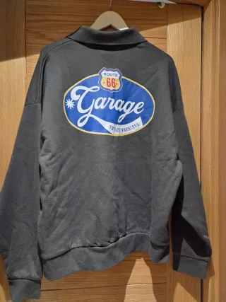 Sudadera Bershka color caqui oscuro Talla M