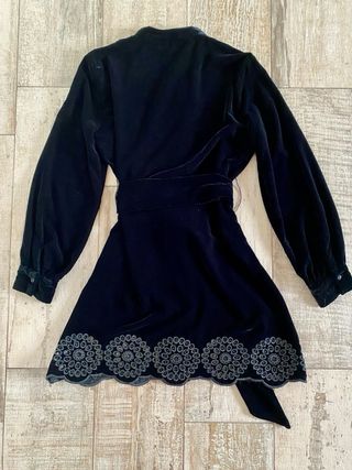 Vestido negro corto terciopelo Zara