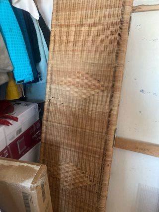 Biombo de mimbre hecho a mano