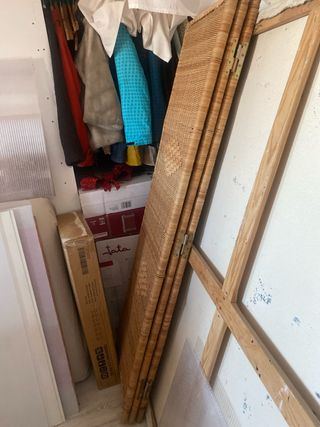 Biombo de mimbre hecho a mano