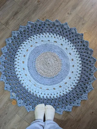 Alfombra redonda artesanal de tela