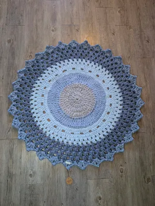 Alfombra redonda artesanal de tela