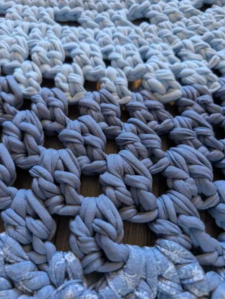 Alfombra redonda artesanal de tela