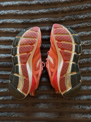 Zapatillas running Decathlon naranjas/rosas