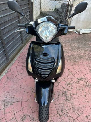 Honda PS125i