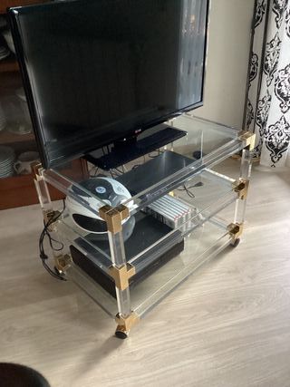 Mesa auxiliar carro TV