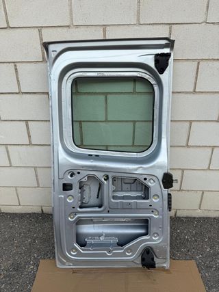 PUERTA TRASERA DERECHA OPRL VIVARO