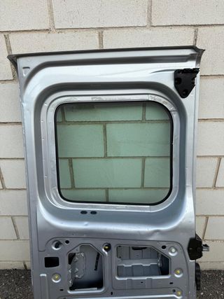 PUERTA TRASERA DERECHA OPRL VIVARO