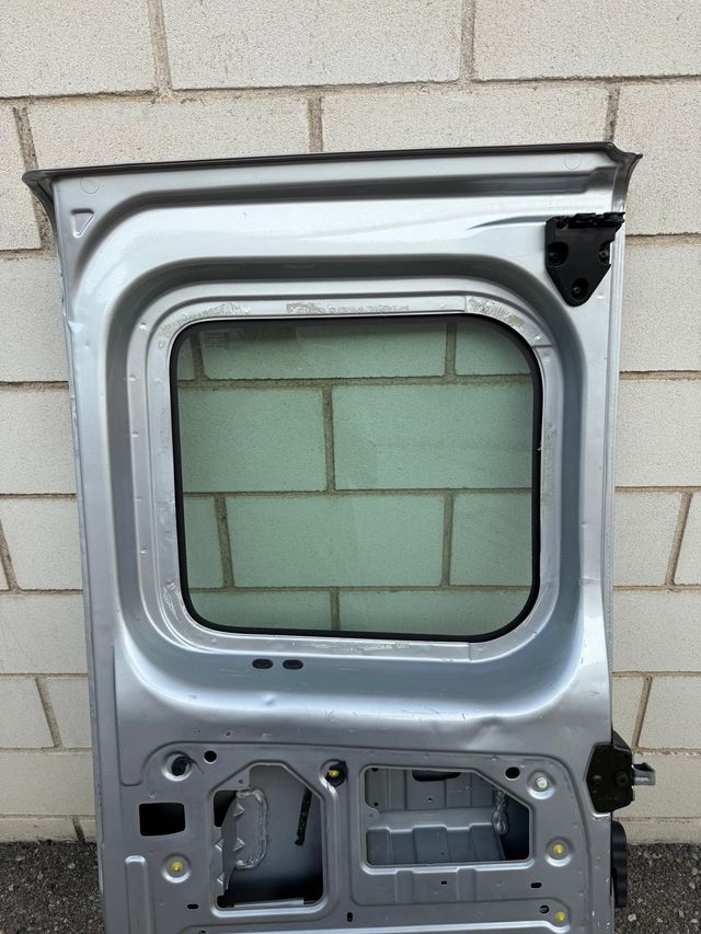 PUERTA TRASERA DERECHA OPRL VIVARO