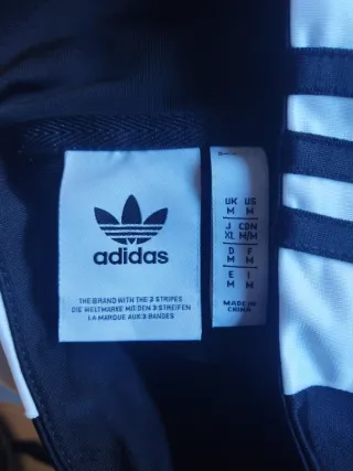 Chaqueta Adidas Megabreak Negra y Blanca