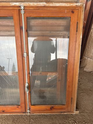 Ventana de madera cristalera