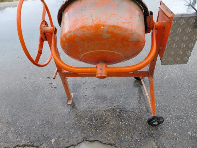 Hormigonera 200L Naranja