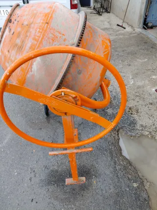 Hormigonera 200L Naranja