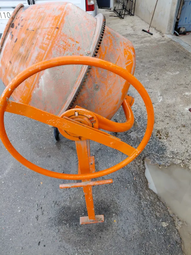 Hormigonera 200L Naranja