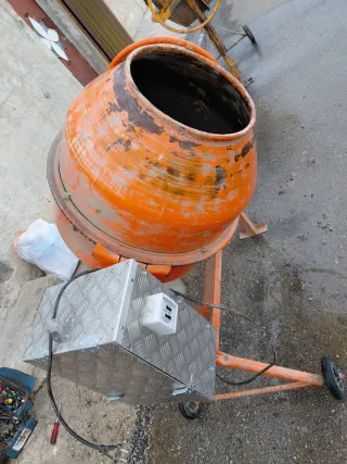 Hormigonera 200L Naranja