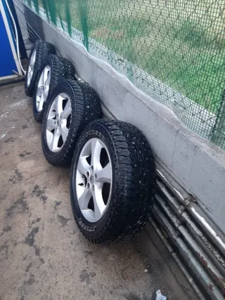 4 Ruedas CF1000 en perfecto estado