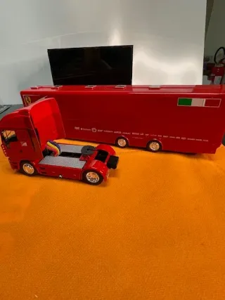 Camion Iveco Team Ferrari in scala 1:43