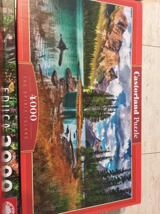 4 Puzzles: 3x4000 piezas y 1x3000 piezas.