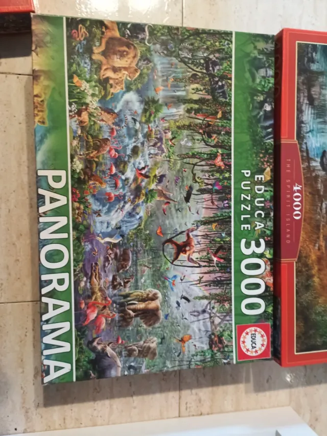 4 Puzzles: 3x4000 piezas y 1x3000 piezas.