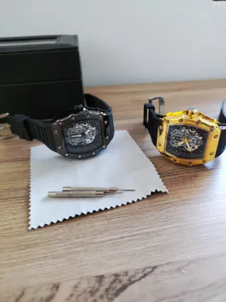 Relojes Negro y Dorado Nuevos sin estrenar