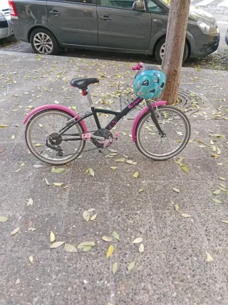 Bicicleta infantil rosa,