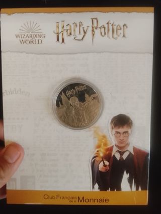 Lote Harry Potter: Peluche, Figura y Moneda