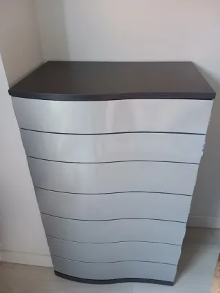 Cómoda y Mesitas de Noche