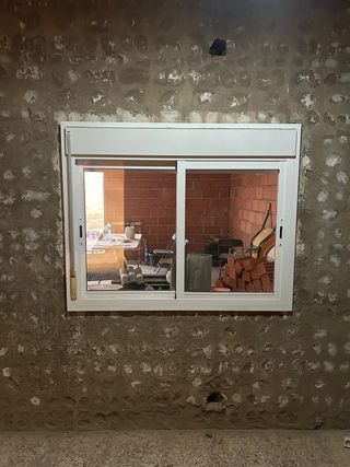 Ventana corredera aluminio blanca