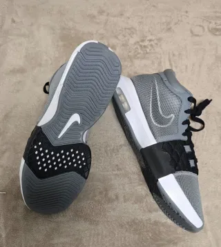 Zapatillas Nike lebron witness  VIII