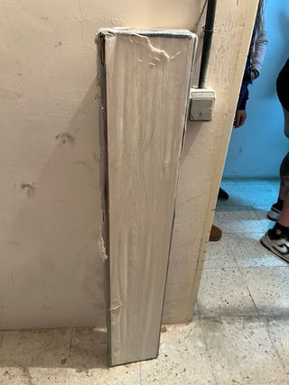 Tarima flotante gris claro