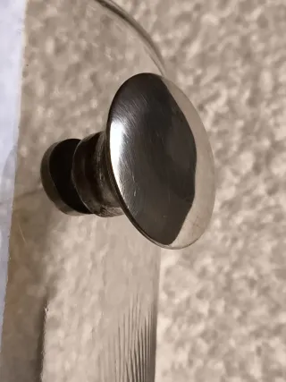 CUBITERA DE VIDRIO TALLADO CON  ASAS DE PLATA