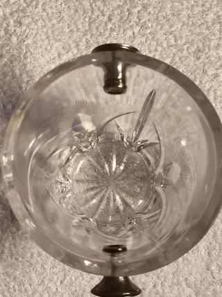 CUBITERA DE VIDRIO TALLADO CON  ASAS DE PLATA