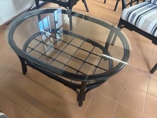 Conjunto de mesa y sillones ratán