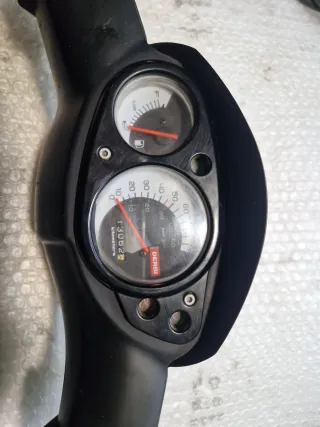 Cuadro relojes Derbi Variant sport