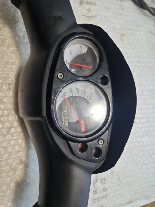 Cuadro relojes Derbi Variant sport