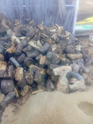 Leña de olivo para chimenea